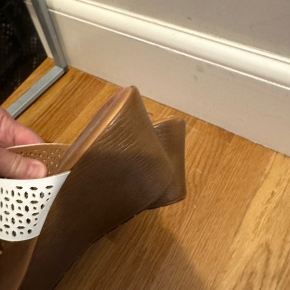 White Leather Italian Sandals - Still NWT!! - Picture 5 of 5